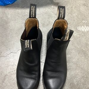 Black blundstone boots